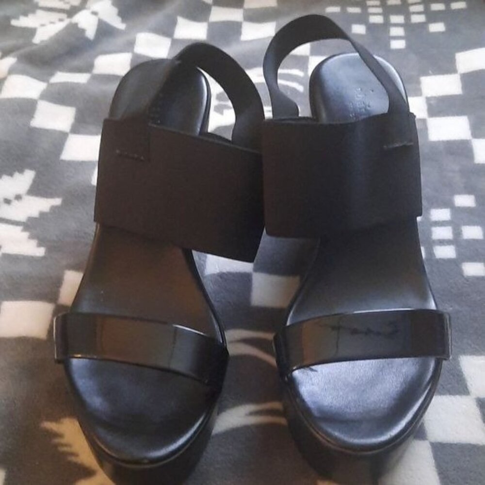 Charles David Made in Italy Black Strappy Patent Leather Sandals Size 41/9.5/10
